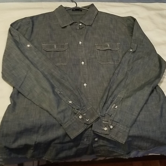 Shirt - Picture 3 of 4